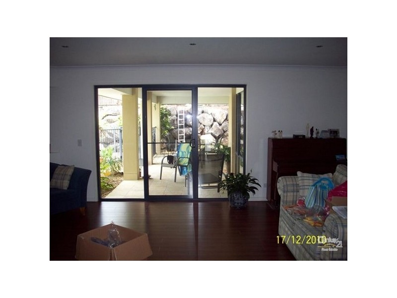 111 Crestwood Drive, Molendinar QLD 4214