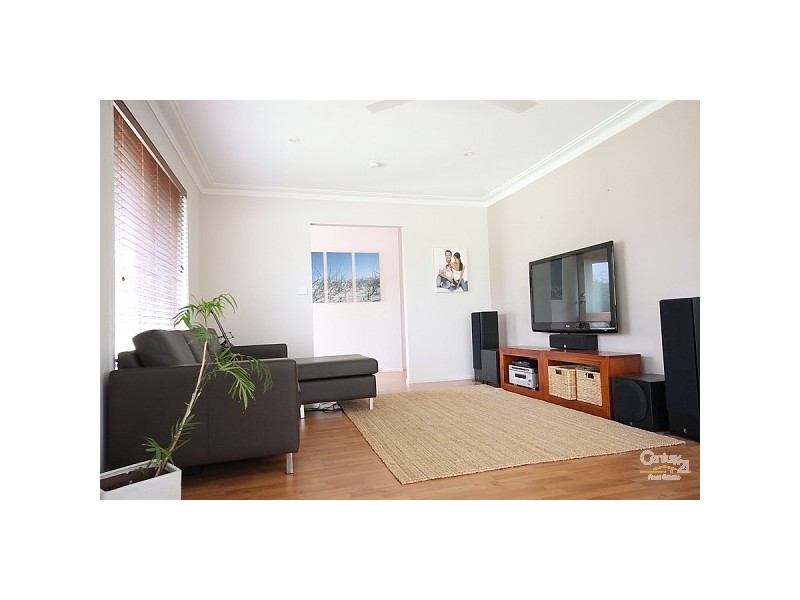 28 Tallara Street, Coombabah QLD 4216