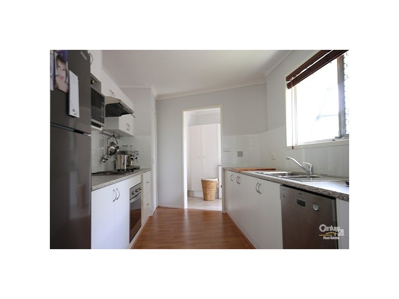 28 Tallara Street, Coombabah QLD 4216