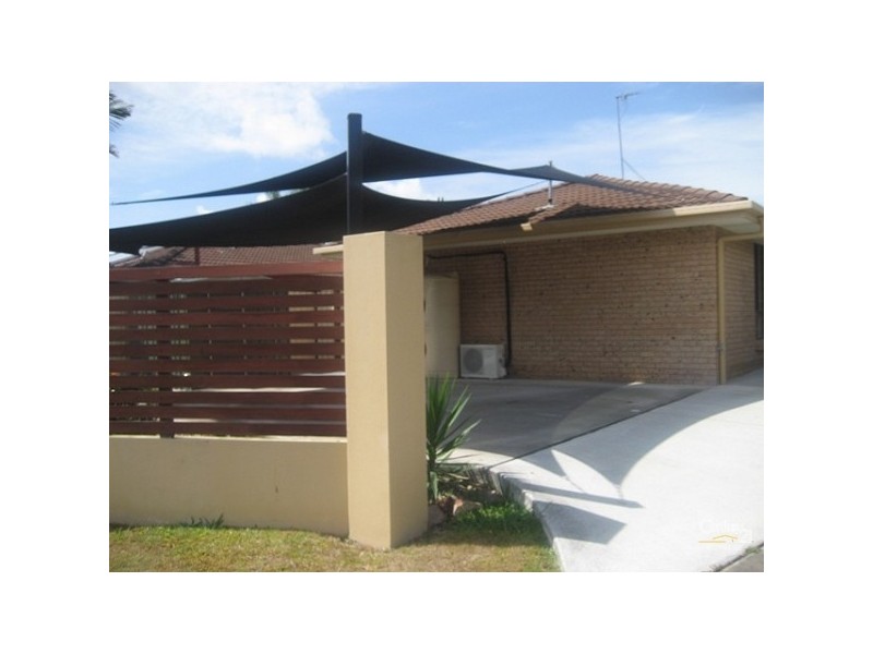 1/16 Elm Street, Labrador QLD 4215