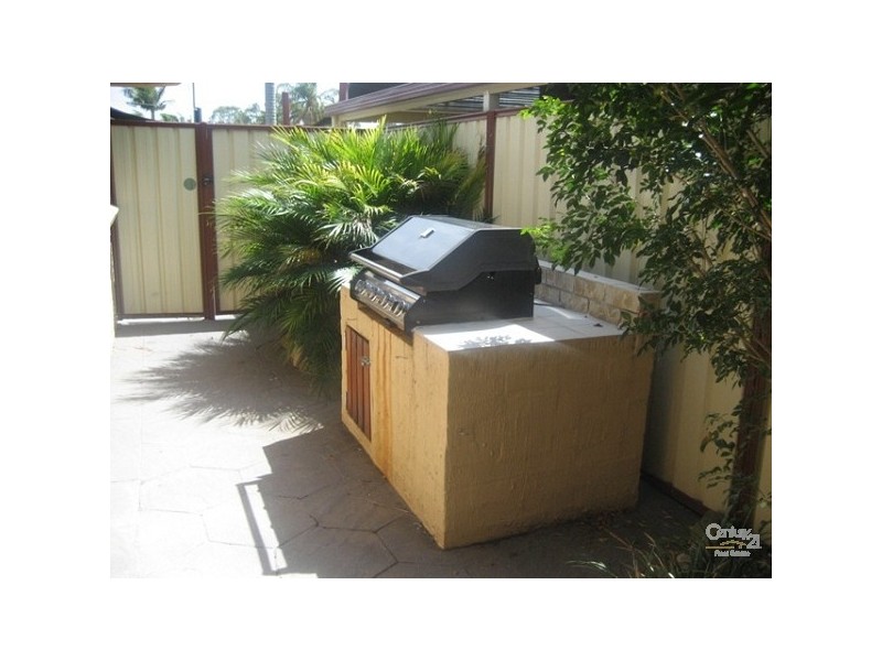 1/16 Elm Street, Labrador QLD 4215