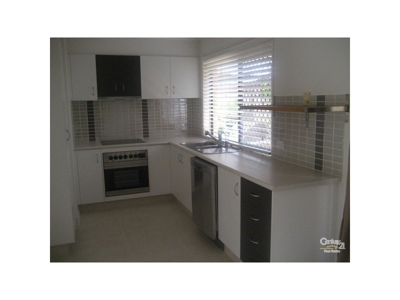 1/16 Elm Street, Labrador QLD 4215