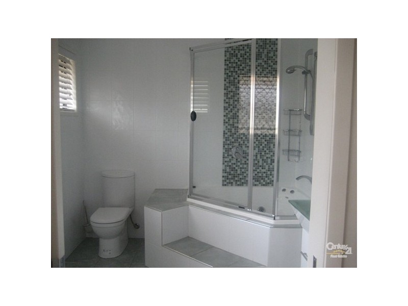 1/16 Elm Street, Labrador QLD 4215