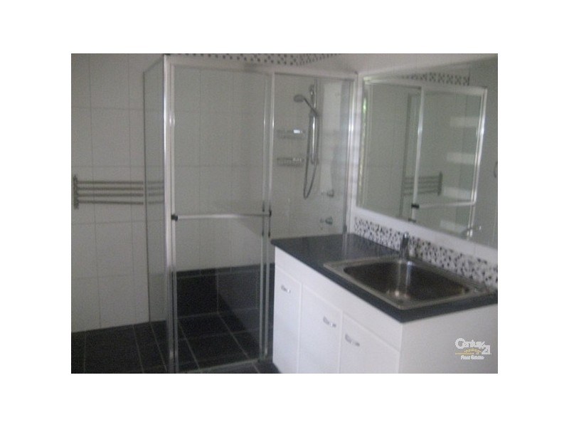 1/16 Elm Street, Labrador QLD 4215