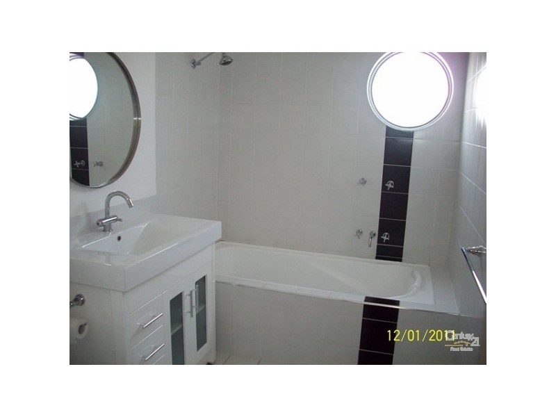 105 Turpin Road, Labrador QLD 4215