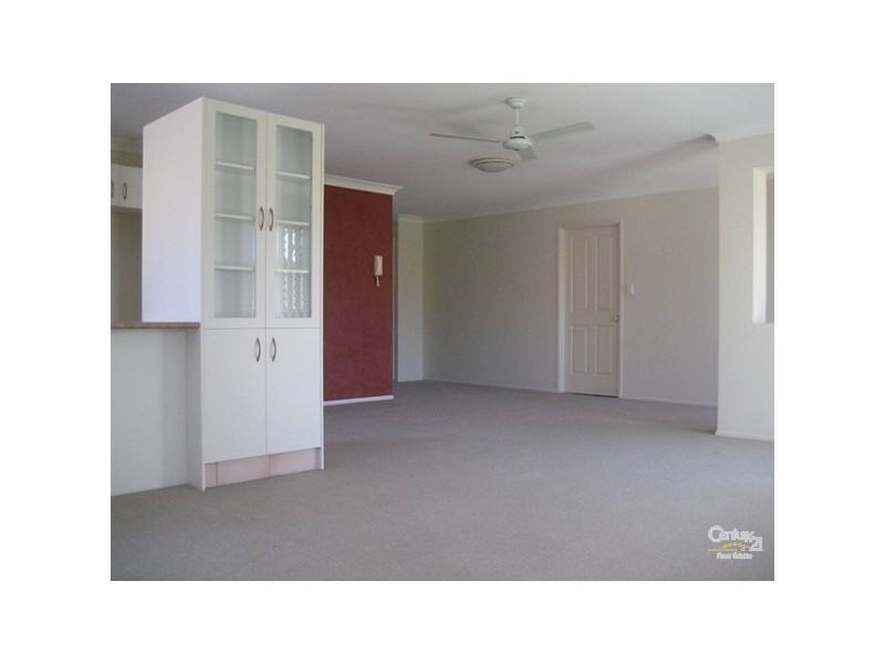 2/218 Central Street, Labrador QLD 4215