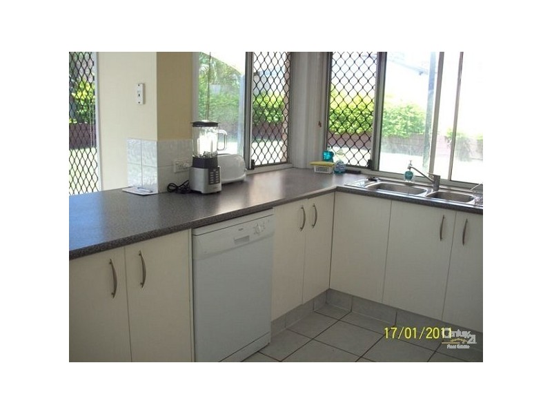 5 Longcove Place, Parkwood QLD 4214