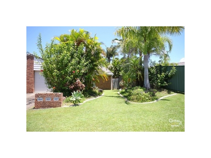 1/7 Cassandra Crescent, Labrador QLD 4215