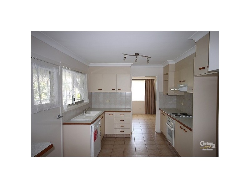 6 Erica Court, Labrador QLD 4215