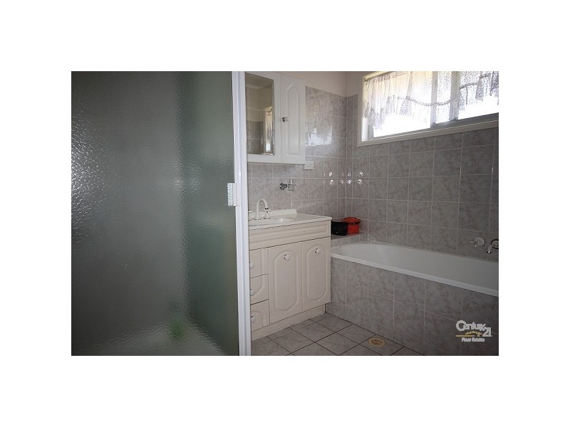 6 Erica Court, Labrador QLD 4215