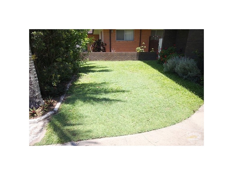 6 Erica Court, Labrador QLD 4215