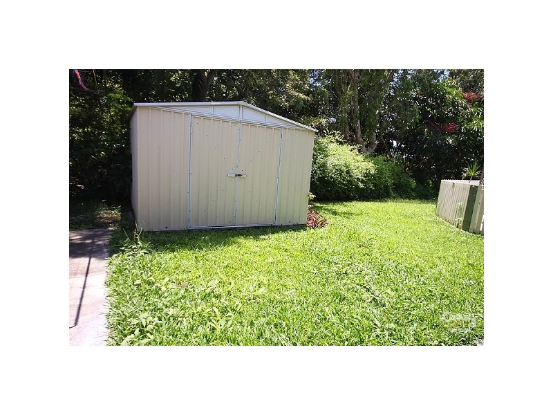 6 Erica Court, Labrador QLD 4215