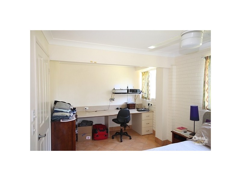 6 Erica Court, Labrador QLD 4215