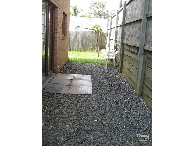 2/248 Central Street, Labrador QLD 4215