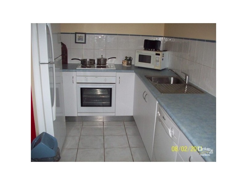 1/193 Central Street, Labrador QLD 4215