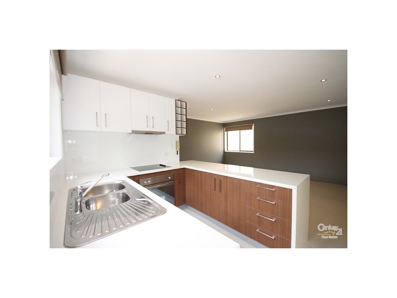 16/5 Ahern Street, Labrador QLD 4215