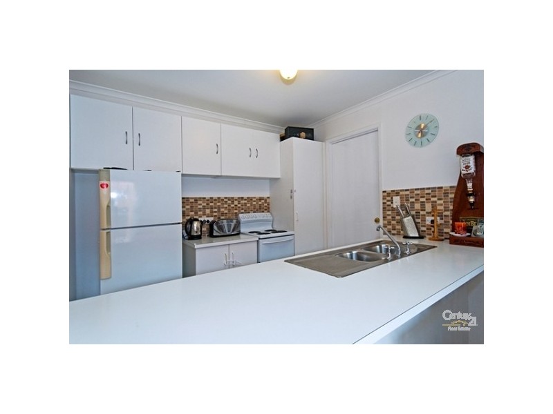 2/49 Morinda Way, Labrador QLD 4215