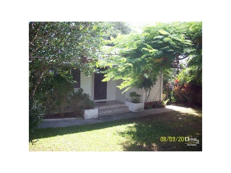 4 Mal Burke Street, Southport QLD 4215