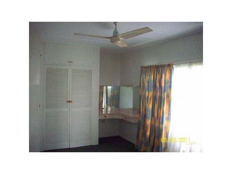 4 Mal Burke Street, Southport QLD 4215