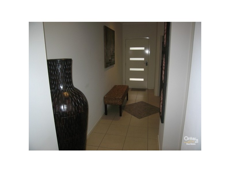 2 Mahogany Place, Molendinar QLD 4214