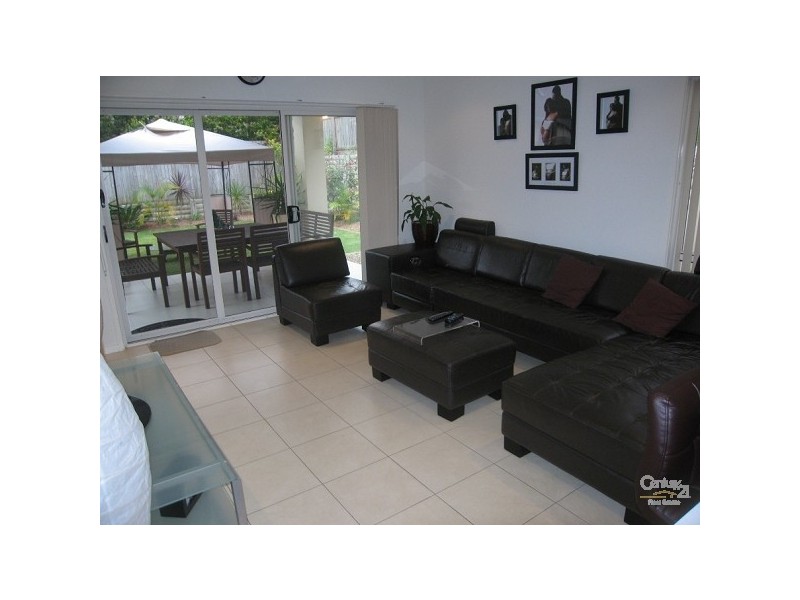 2 Mahogany Place, Molendinar QLD 4214