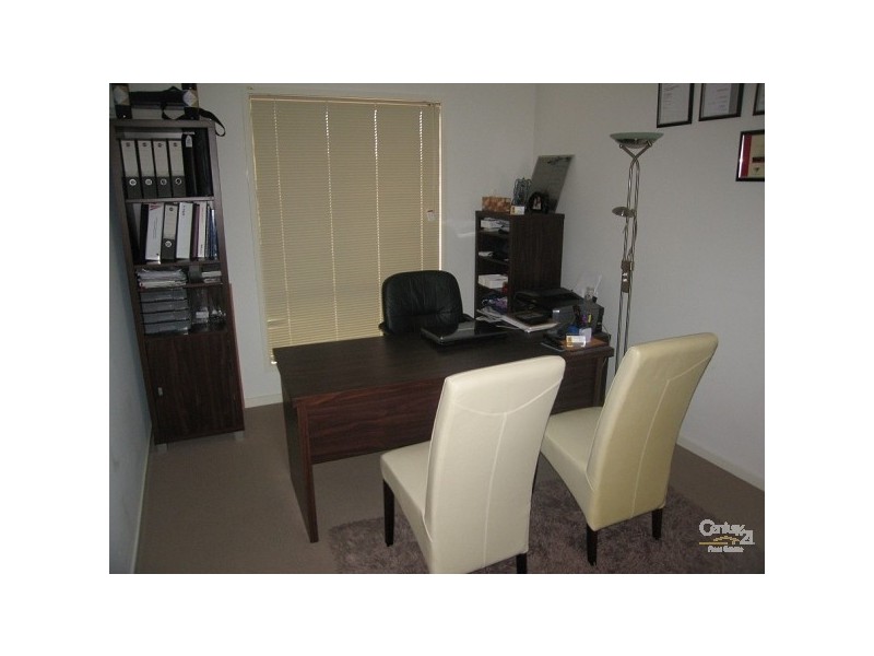 2 Mahogany Place, Molendinar QLD 4214