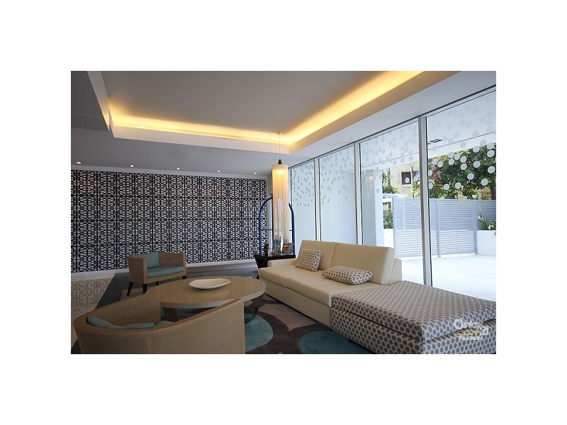 102/430 Marine Parade, Biggera Waters QLD 4216