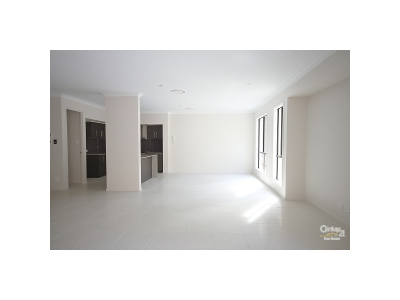 42 Roberts Drive, Maudsland QLD 4210