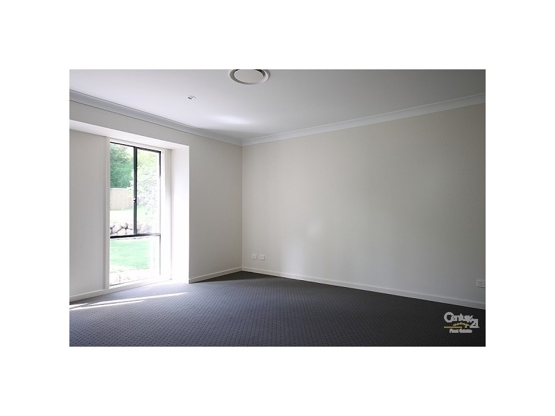 42 Roberts Drive, Maudsland QLD 4210