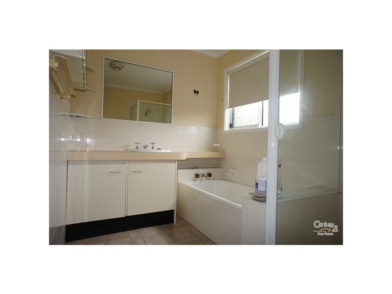 2/6 Hentdale Court, Labrador QLD 4215