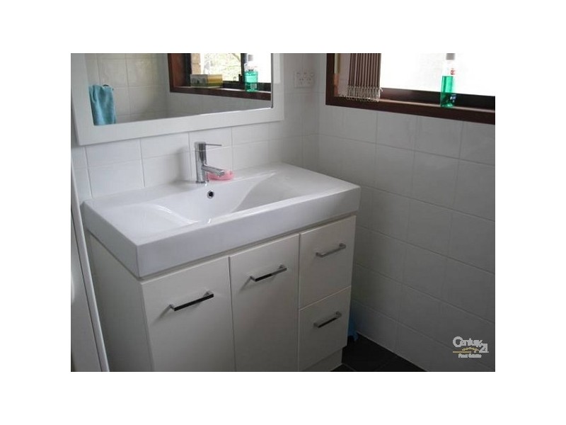 2/1 Jean Street, Labrador QLD 4215