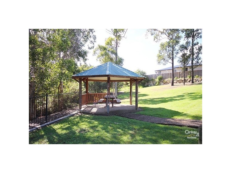 37 Roberts Drive, Maudsland QLD 4210