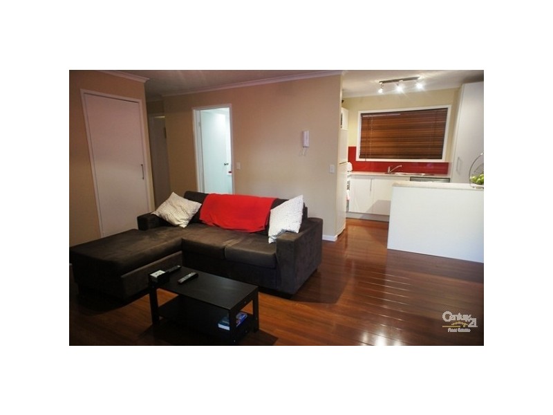 3/8 Baker Avenue, Labrador QLD 4215