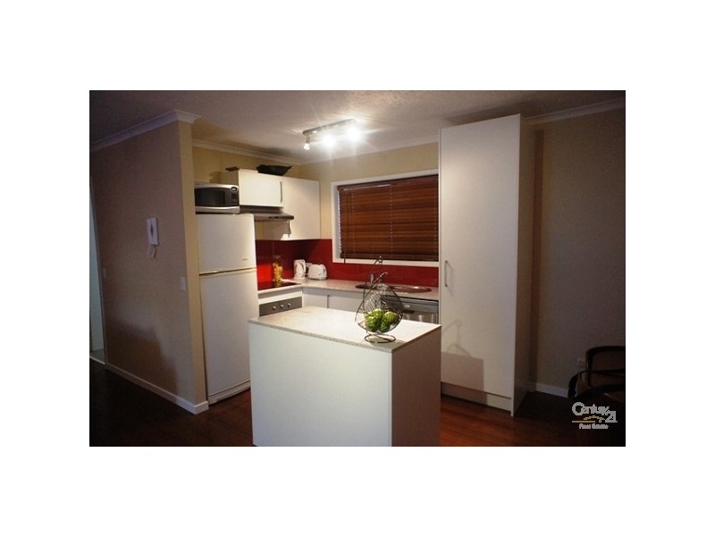 3/8 Baker Avenue, Labrador QLD 4215