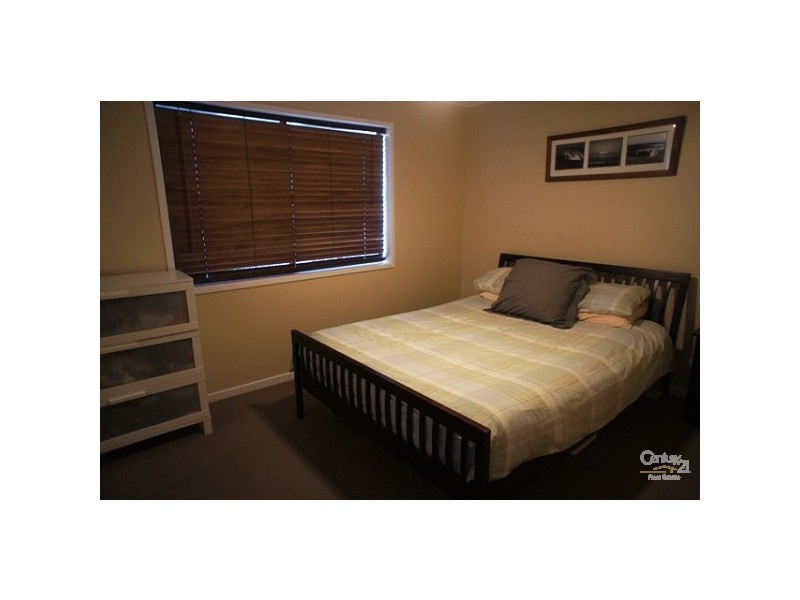 3/8 Baker Avenue, Labrador QLD 4215