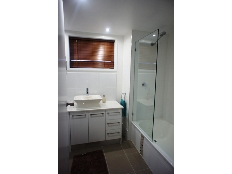 3/8 Baker Avenue, Labrador QLD 4215