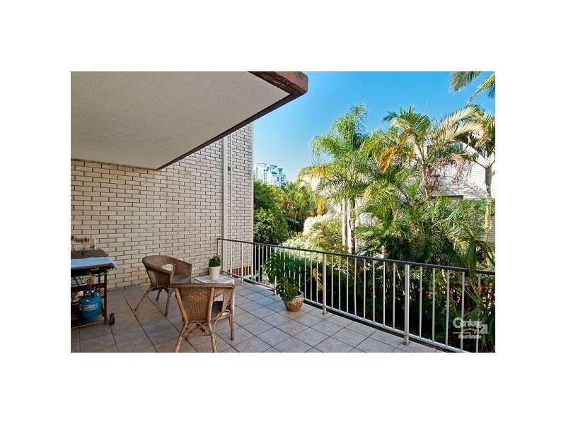 3/8 Baker Avenue, Labrador QLD 4215