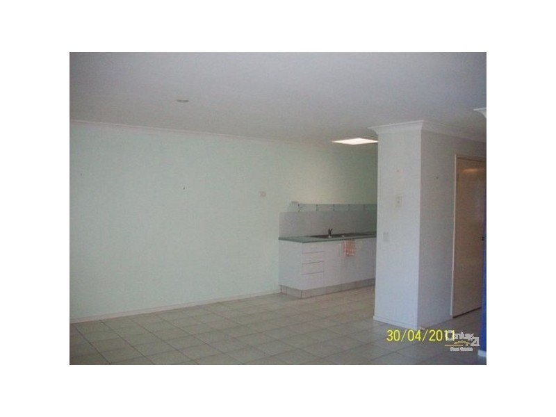 2/7 Hill Court, Labrador QLD 4215