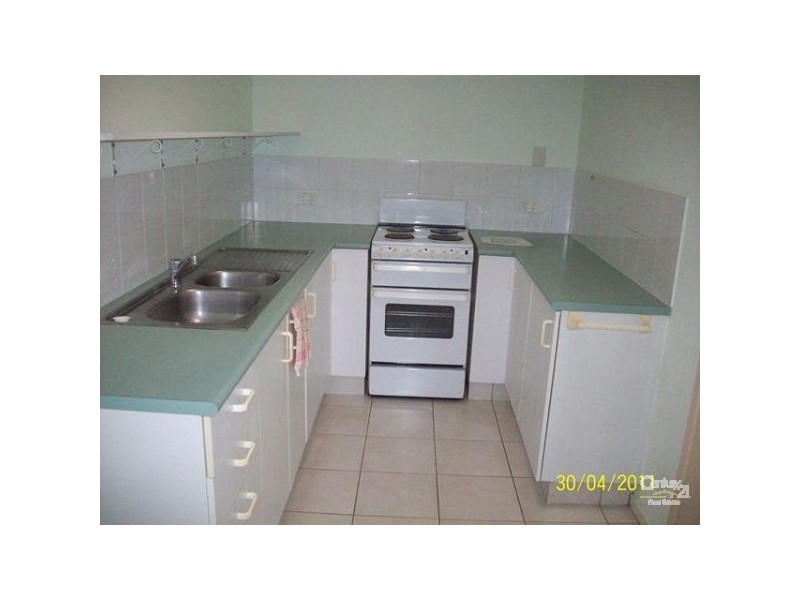 2/7 Hill Court, Labrador QLD 4215