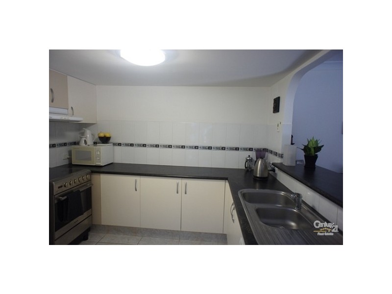 20/81 Olsen Avenue, Labrador QLD 4215