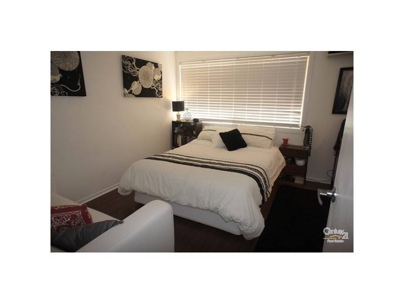 20/81 Olsen Avenue, Labrador QLD 4215