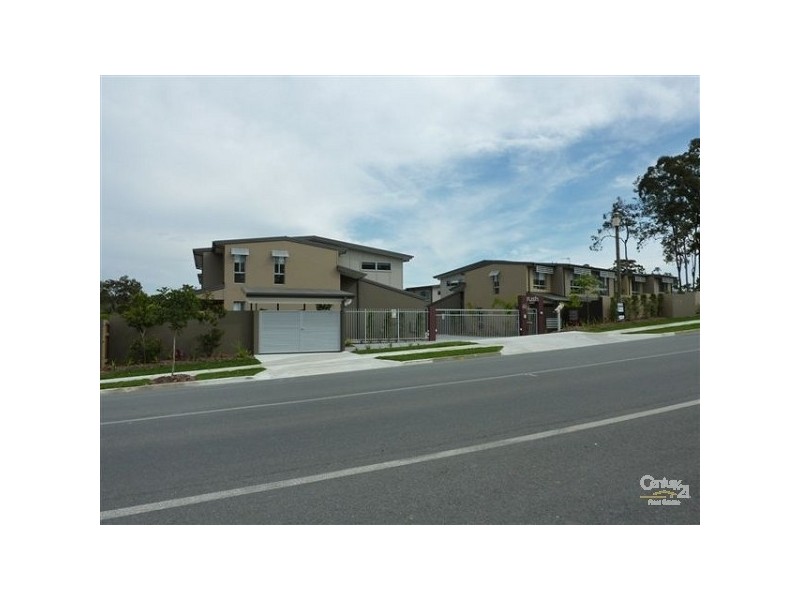 2/446 Pine Ridge Road, Coombabah QLD 4216