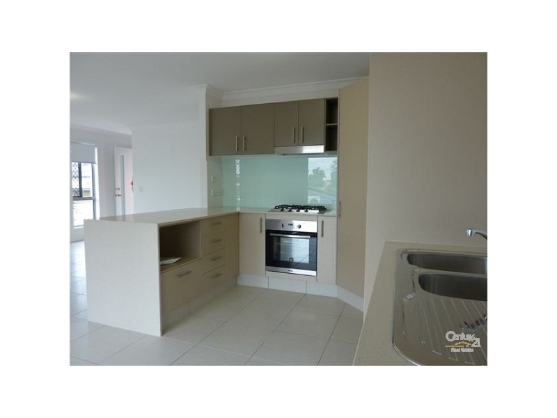 2/446 Pine Ridge Road, Coombabah QLD 4216