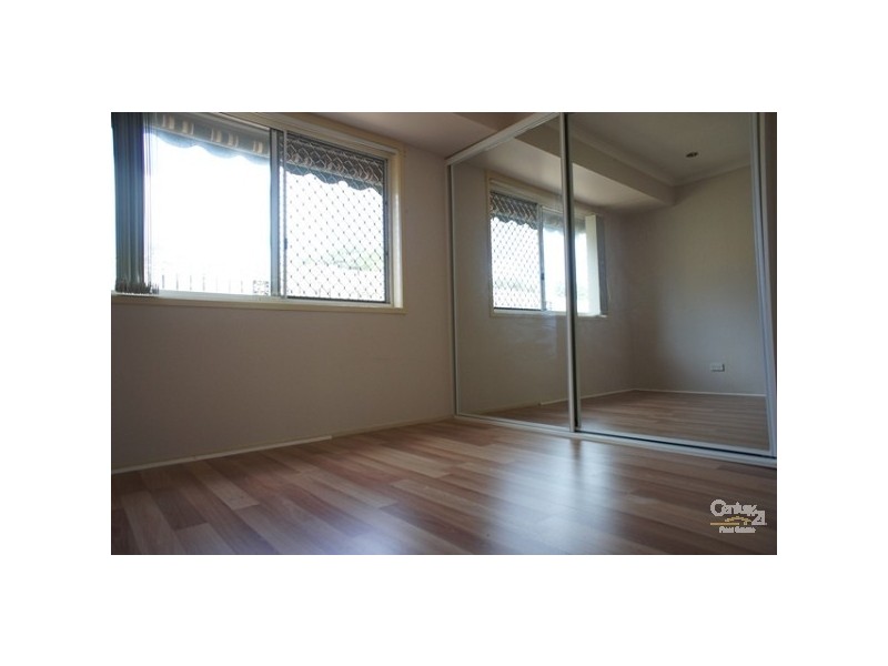 2/6 Hentdale, Labrador QLD 4215