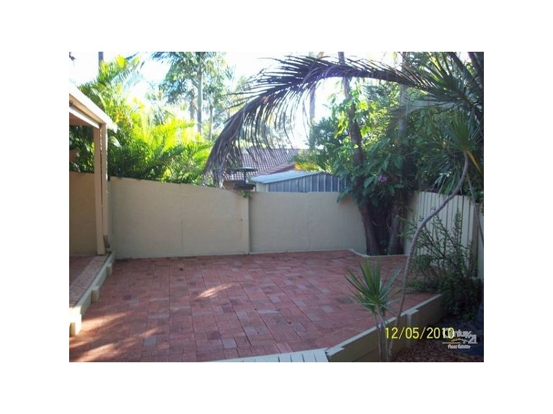 1/2 Callistemon Court, Arundel QLD 4214