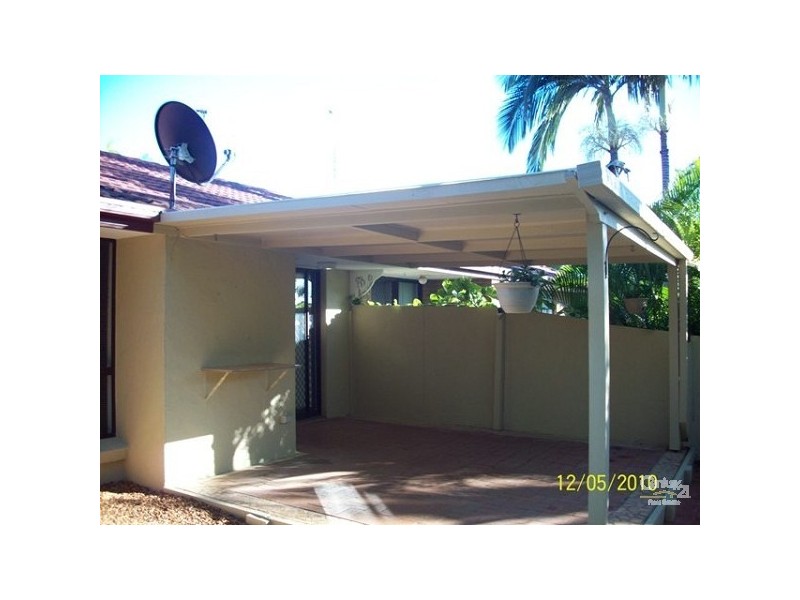 1/2 Callistemon Court, Arundel QLD 4214