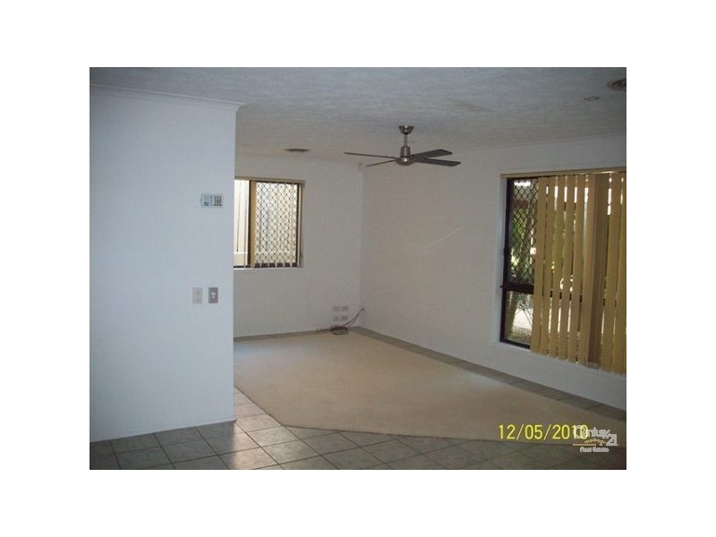 1/2 Callistemon Court, Arundel QLD 4214