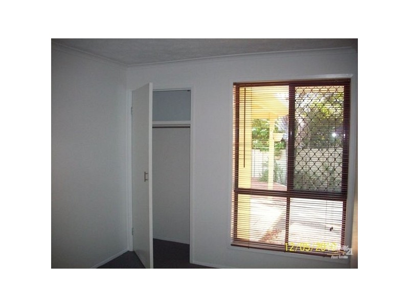 1/2 Callistemon Court, Arundel QLD 4214