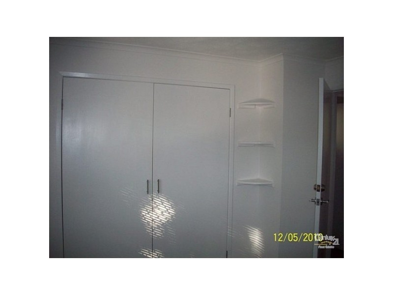 1/2 Callistemon Court, Arundel QLD 4214