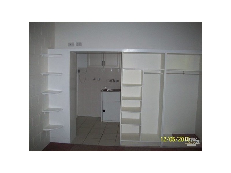 1/2 Callistemon Court, Arundel QLD 4214